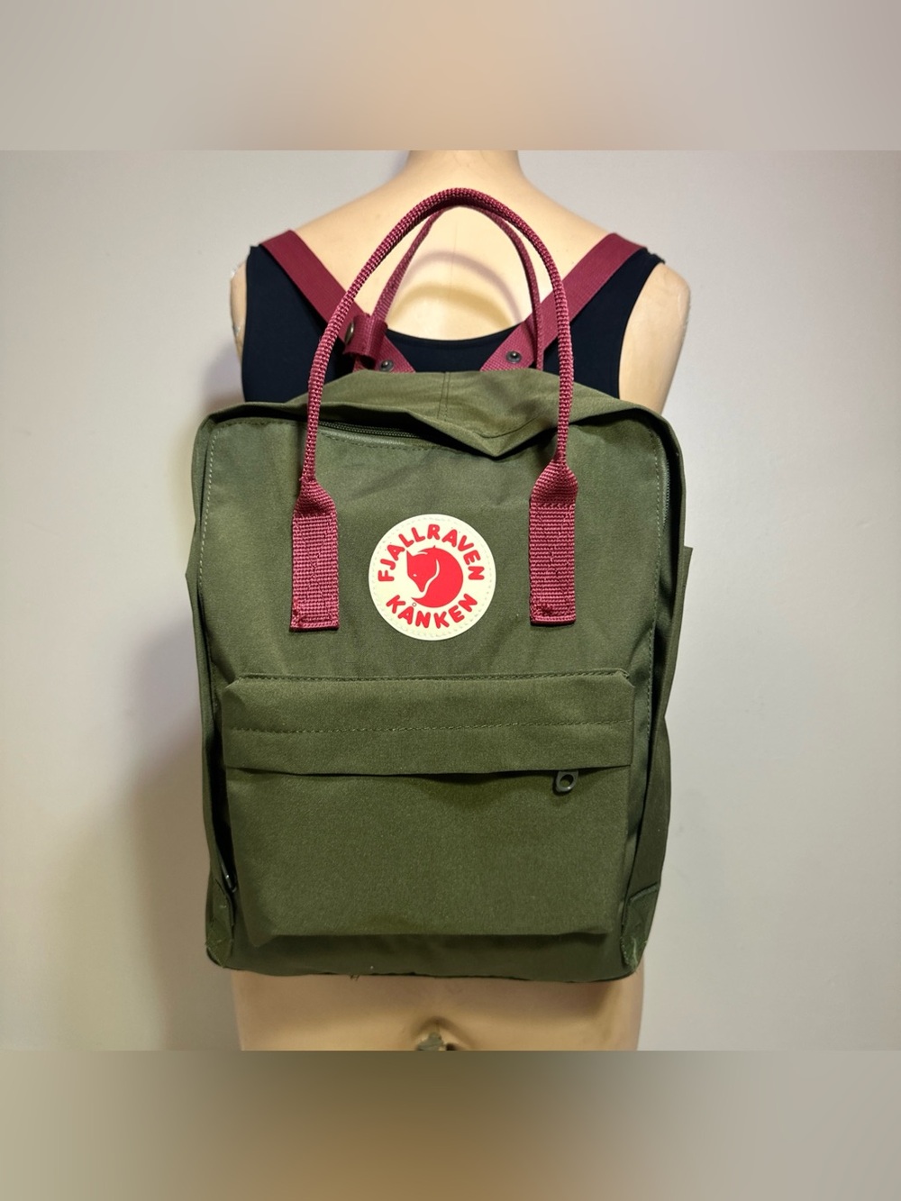 Fjallraven Kanken evergreen Forest green Backpack Style 23510 LIKE NEW